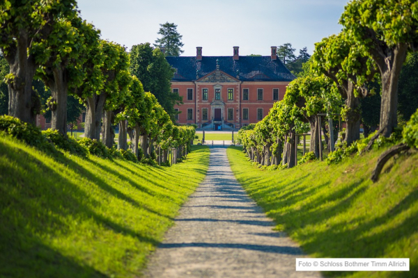 Schloss Bothmer Zufahrt